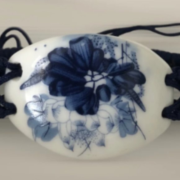 Blue Flower Adjustable Cord Porcelain Bracelet - Picture 4 of 4